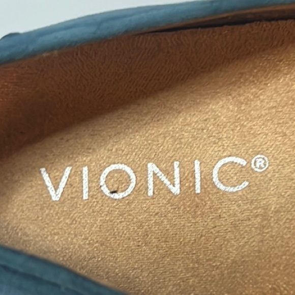 Vionic Blue Suede Willa Slip-On Flats size 7 - Picture 2 of 14